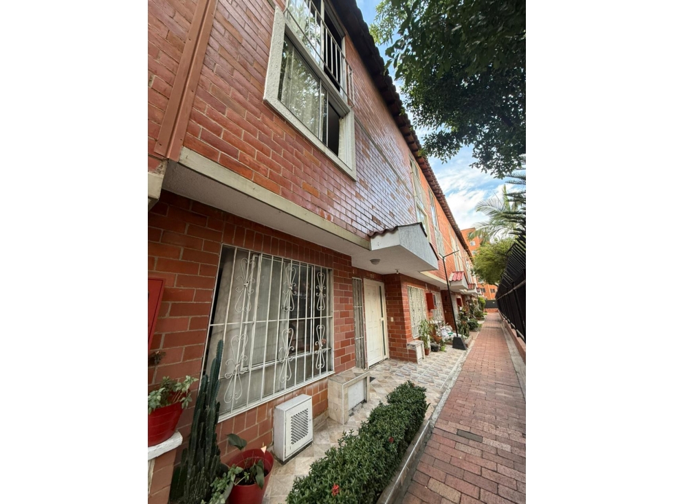 VENDO casa en condominio caney sur cali valle
