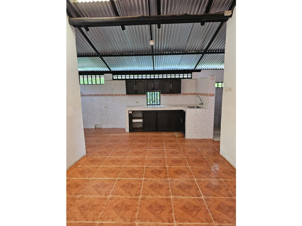 SE VENDE CASA CON LOTE EN SAN VICENTE DE CHUCURÍ - 4