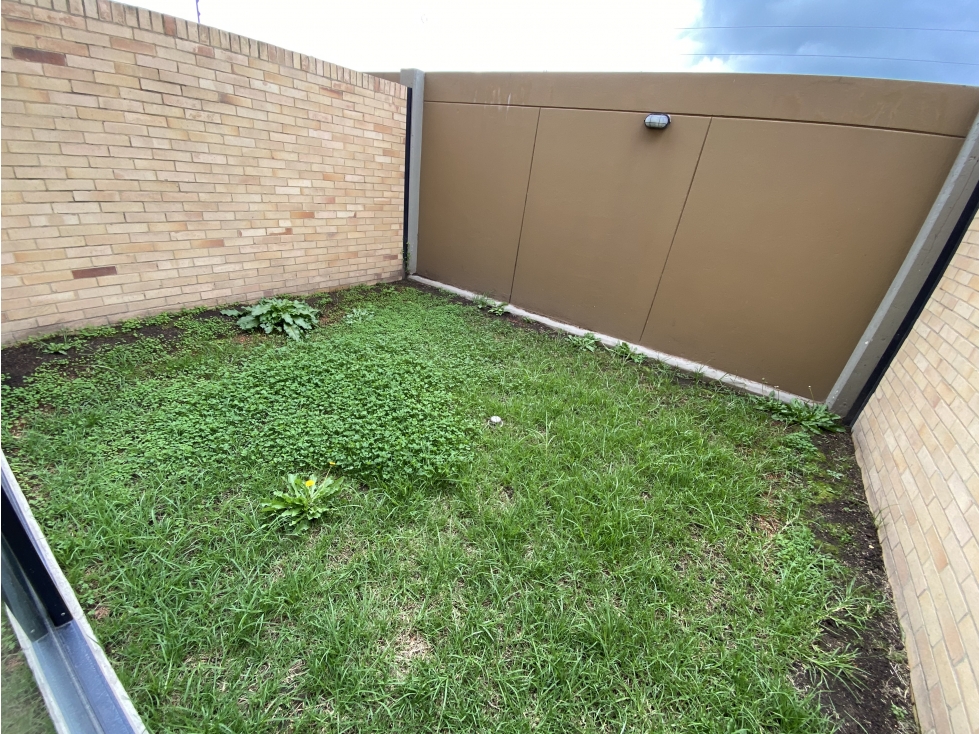 CASA VENTA/ARRIENDO CHIA SECTOR BOJACA PRECIO OPORTUNIDAD PATIO VERDE — foto 2