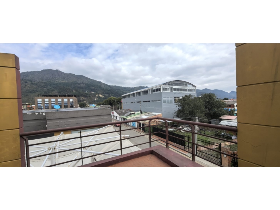 SE ARRIENDA O SE VENDE OFICINA EN CC TERRACOTA - 4