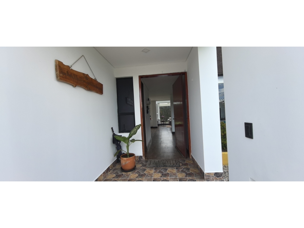 SE VENDE CASA EN PARCELAS COTA - 3