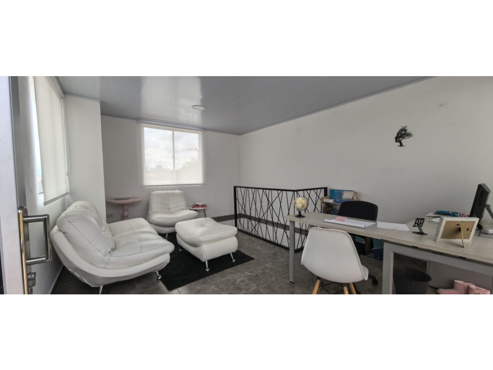 SE ARRIENDA O SE VENDE OFICINA EN CC TERRACOTA - 5
