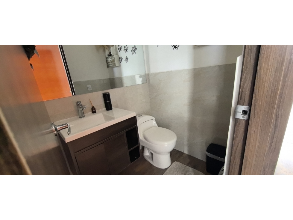 SE VENDE CASA EN PARCELAS COTA - 4