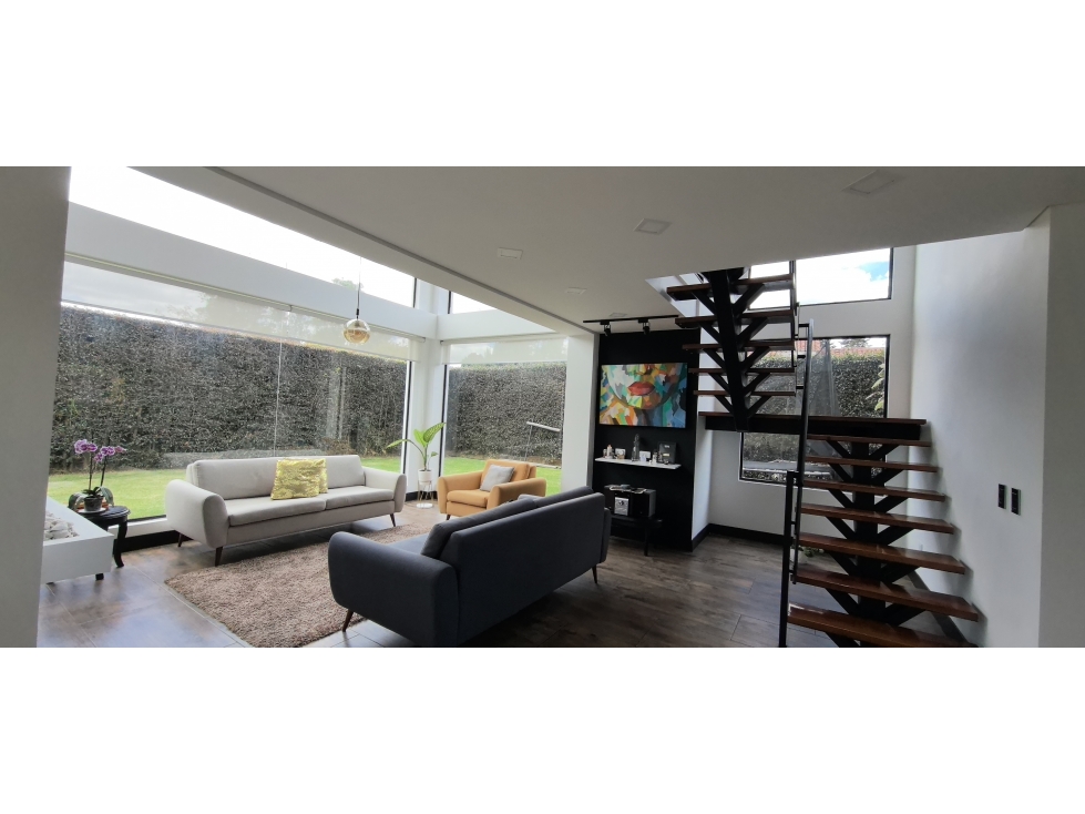 SE VENDE CASA EN PARCELAS COTA - 6