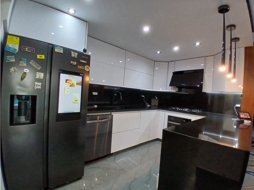 Se Vende Casa Externa 2 pisos-Piscina - Barrio San Joaquin -YP 9949627 — foto 5