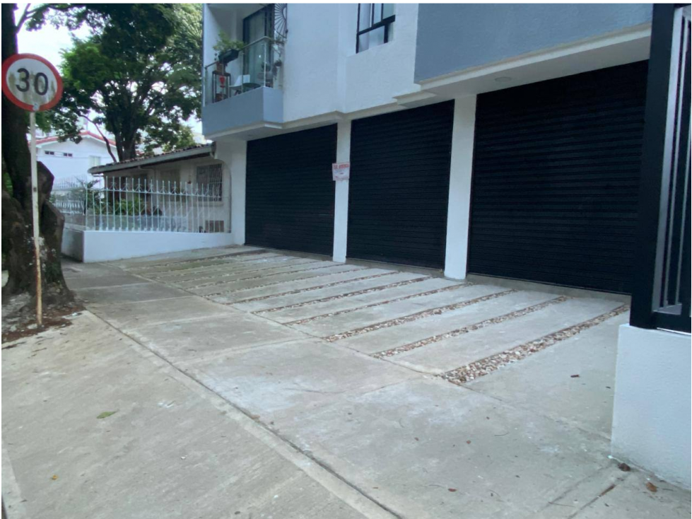 ALQUILER DE LOCAL COMERCIAL BARRIO CAPRI, NUEVO-YY-9989496