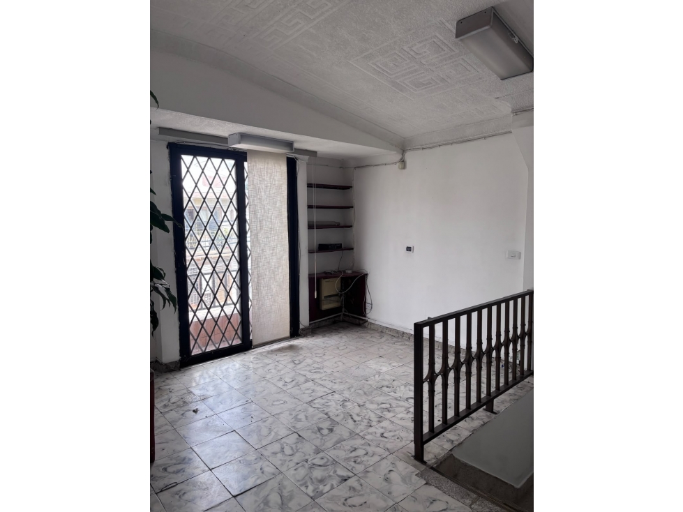 SE ARRIENDA BODEGA INDUSTRIAL ATANASIO GIRARDOT XU10204955 — foto 2