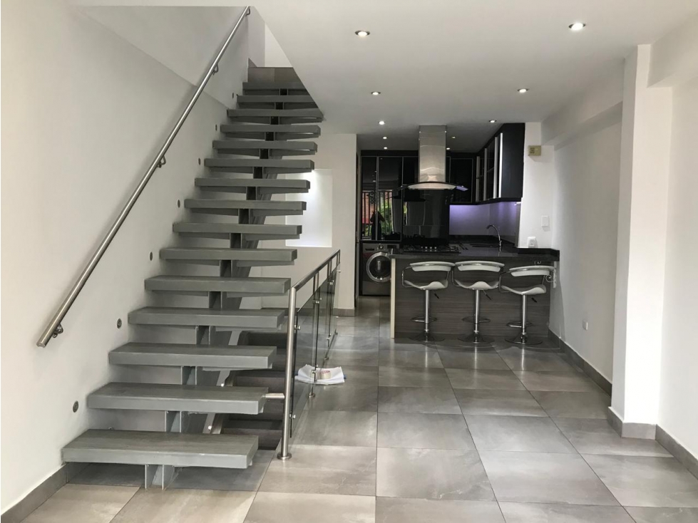 Se Vende Casa 2 Pisos Multifamiliar Barrio Limonar-CS-10433019 — foto 4