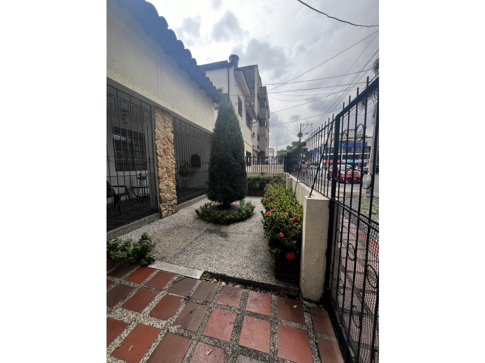 VENTA DE CASA AL SUR DE CALI, BARRIO SAN FERNANDO -YY-9689787. — foto 3