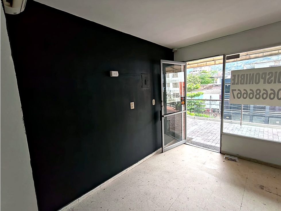 LOCAL COMERCIAL EN LA PASARELA 2° PISO + BAÑO + AIRE - DM 10473756 — foto 5
