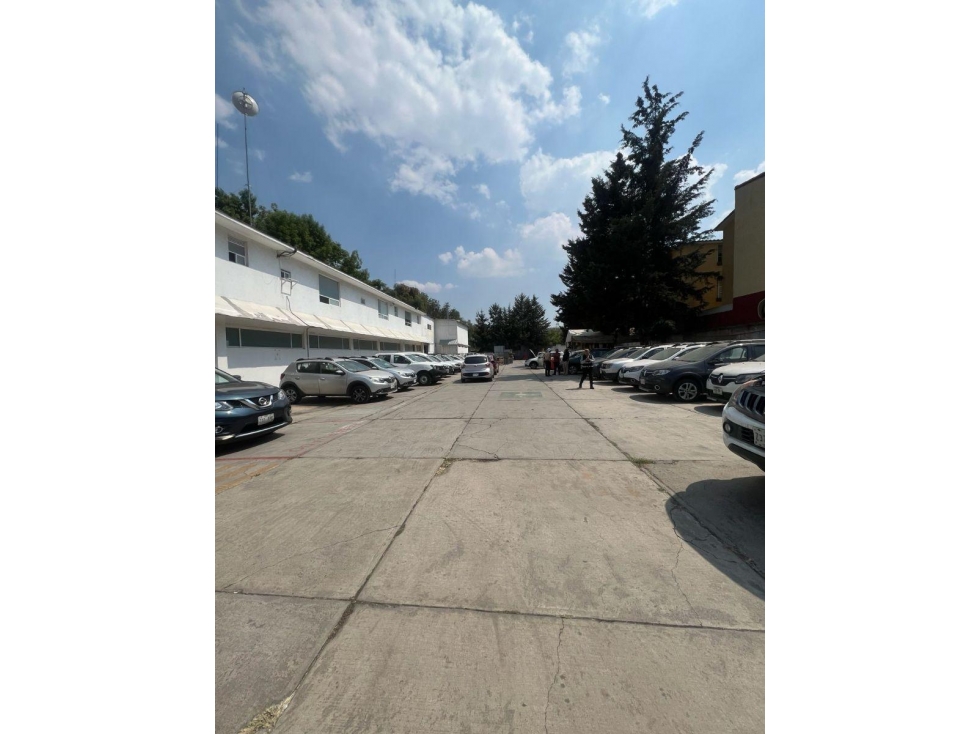 Terreno con Oficinas y Bodega en Renta en Atizapán - 1