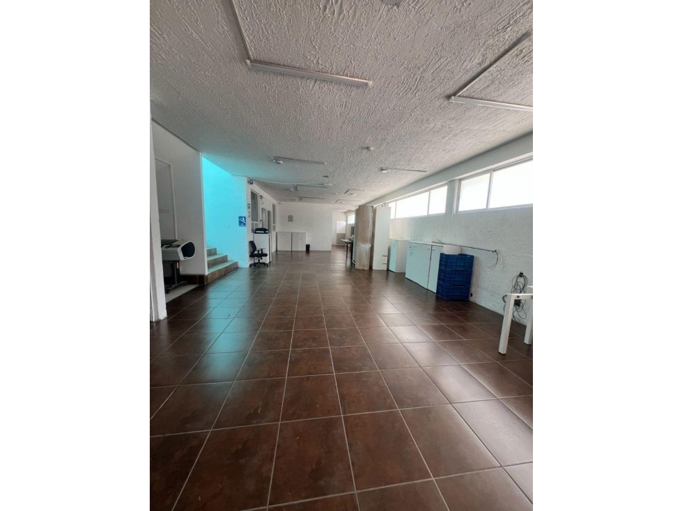Terreno con Oficinas y Bodega en Renta en Atizapán - 4