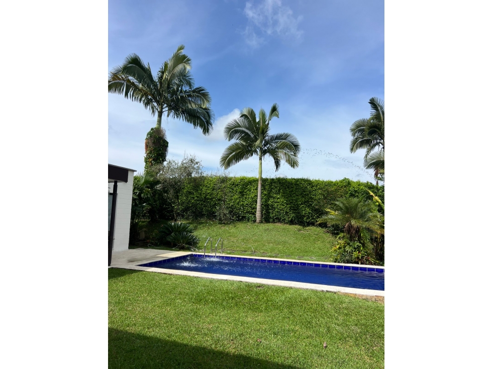 Casa en condominio cerca al clud campestre con piscina y jacuzzi — foto 4