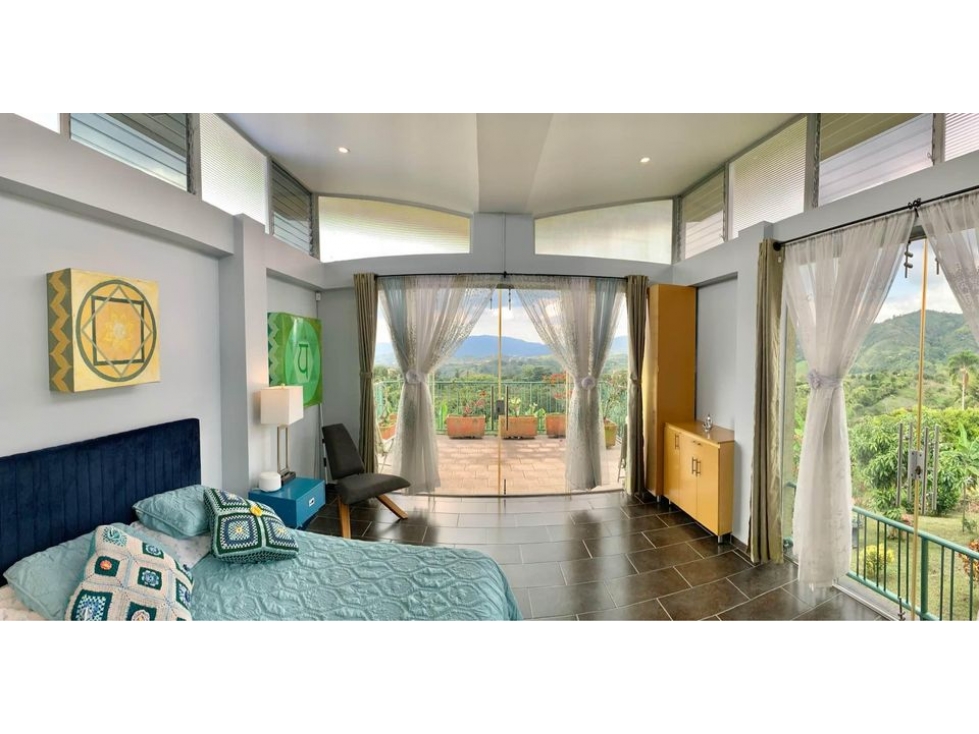 Casa campestre con diseño moderno y vista panoramica