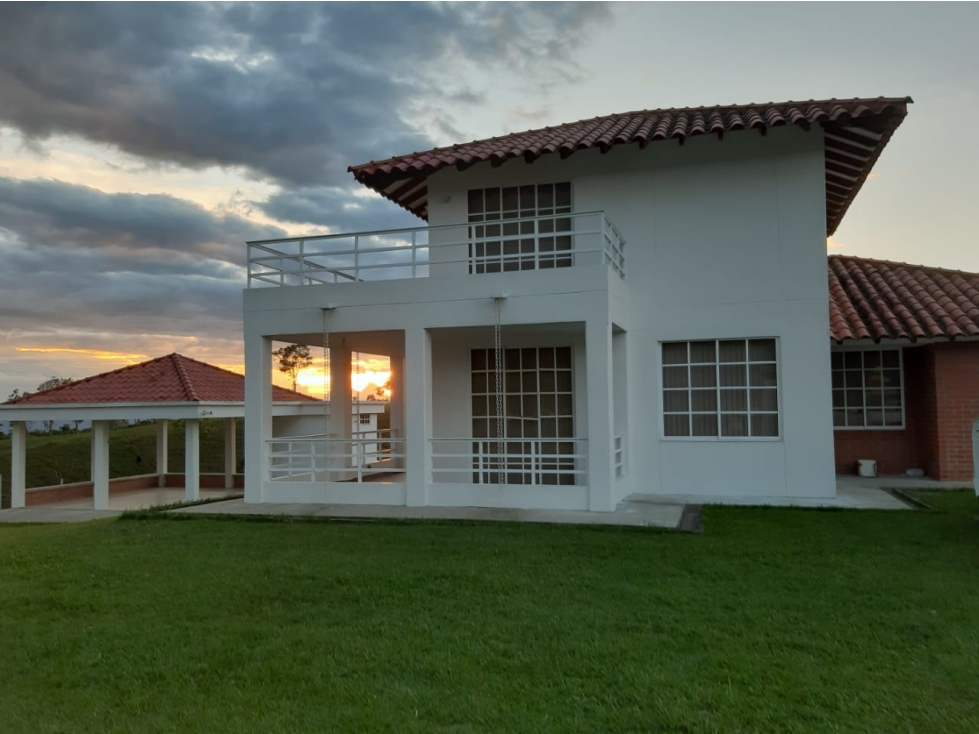 Casa campestre en alquiler a 25 minutos de armenia vereda naranjal - 1