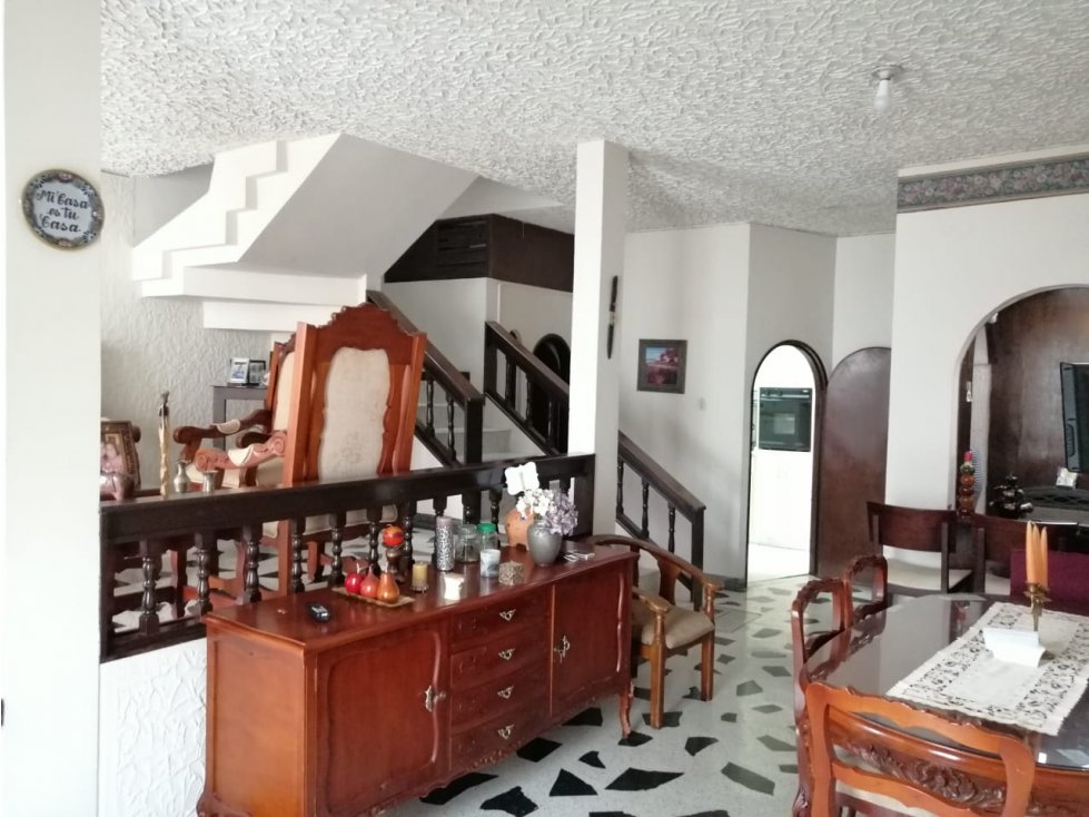 Casa en venta 3 cuadras del parque fundadores