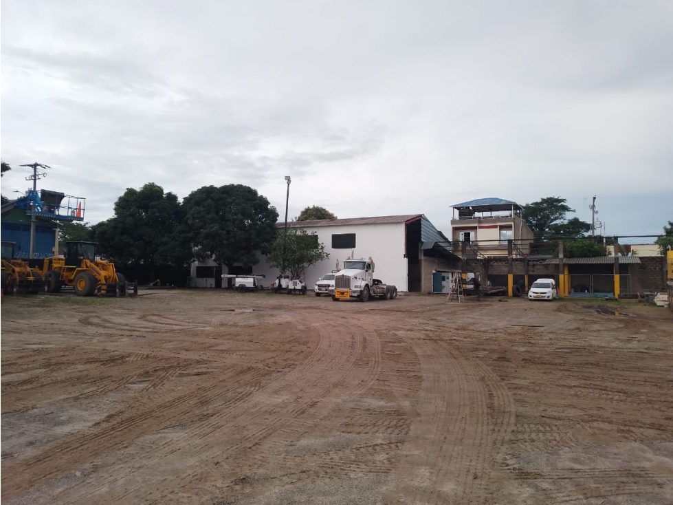 SE ARRIENDA / VENDE EXCELENTE BODEGA EN YOPAL - 1