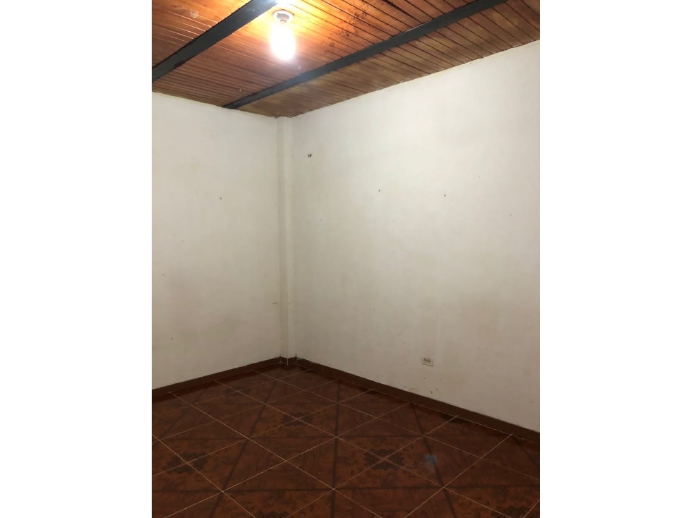 SE VENDE ESPECTACULAR CASA BARRIO VILLA NELY - 4