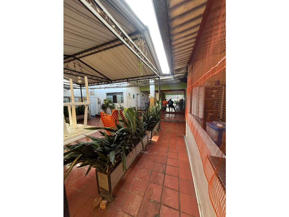 Exclusiva casa lote comercial, esquinero, frente al parque la Estancia — foto 3