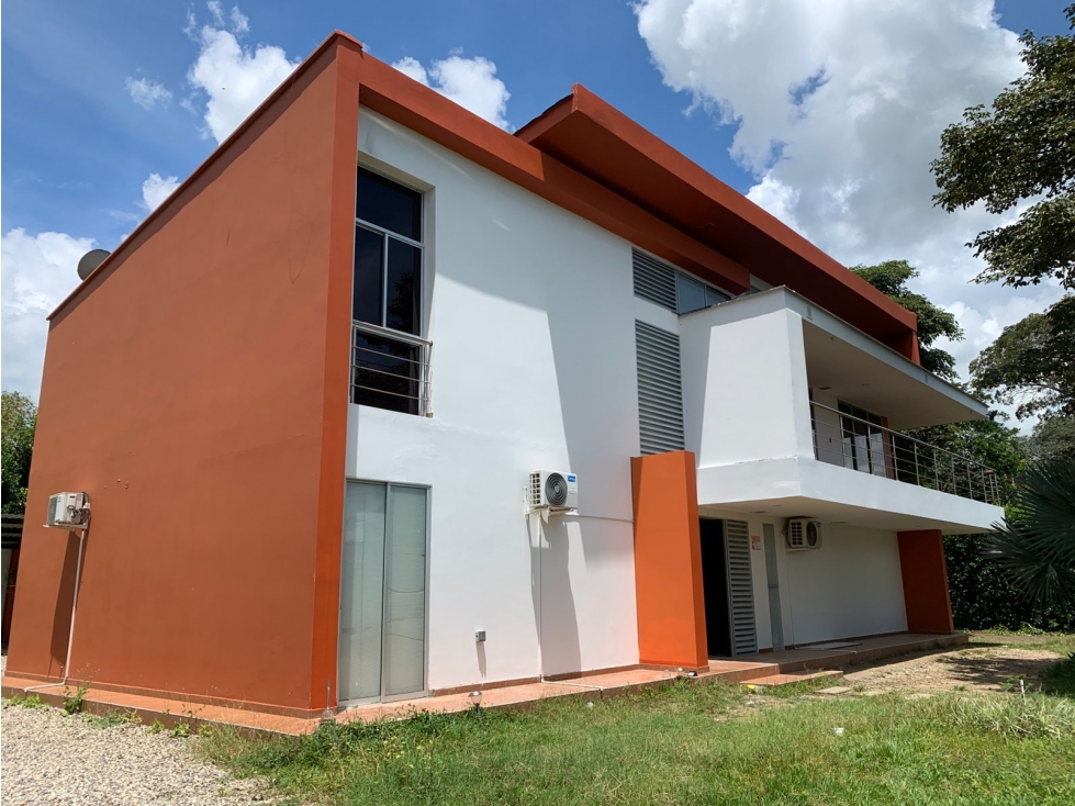 SE VENDE ESPECTACULAR CASA EN HUMEDAL DE MERECURE