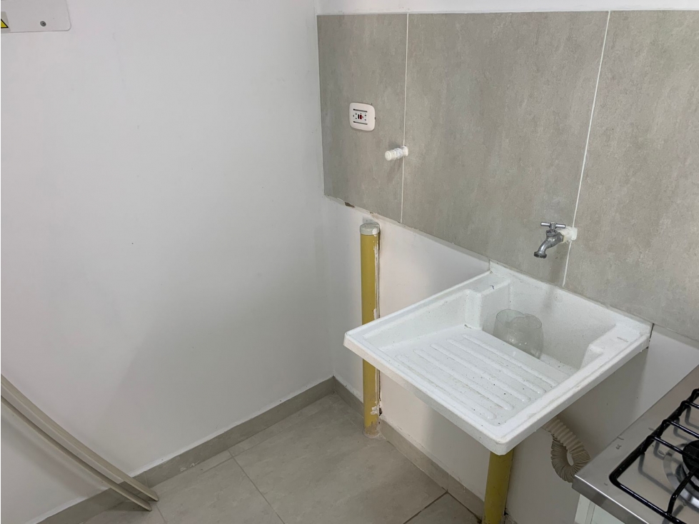 SE ARRIENDA ESPECTACULAR APARTAMENTO EN EDIFICIO ALTUA - 4