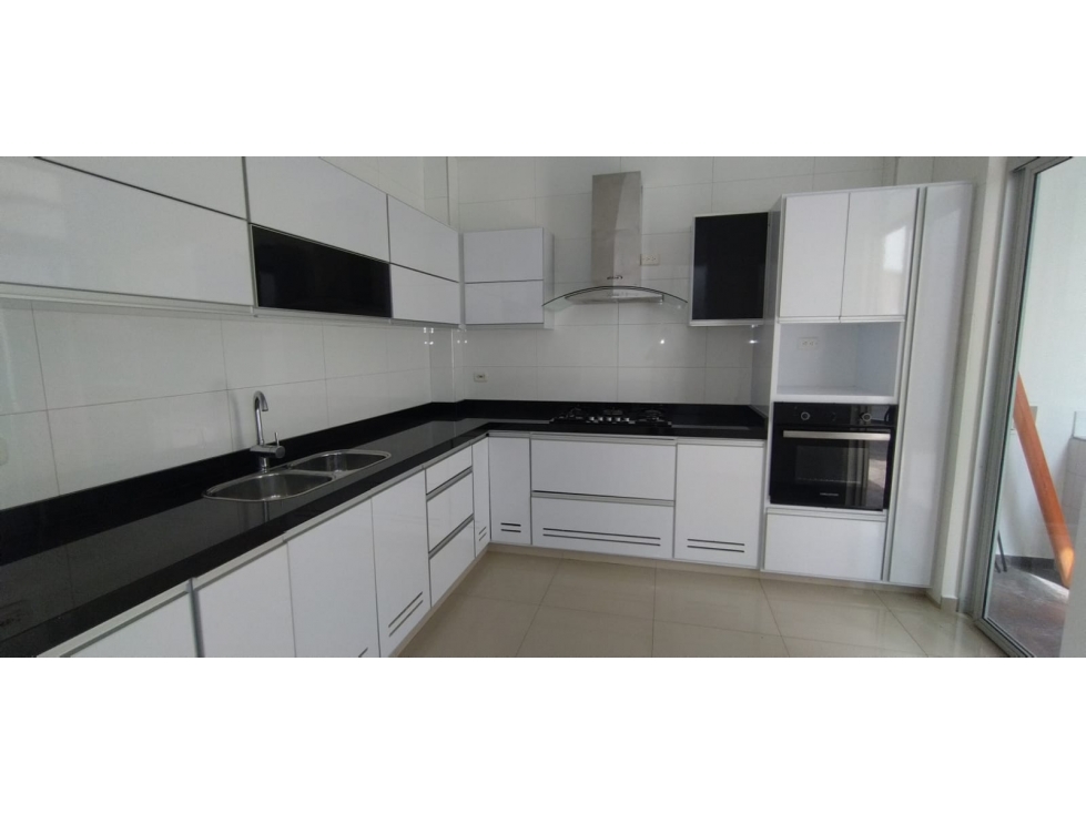 SE ARRIENDA ESPECTACULAR CASA UBICADA EN VALLE DE LOS GUARATAROS — foto 6
