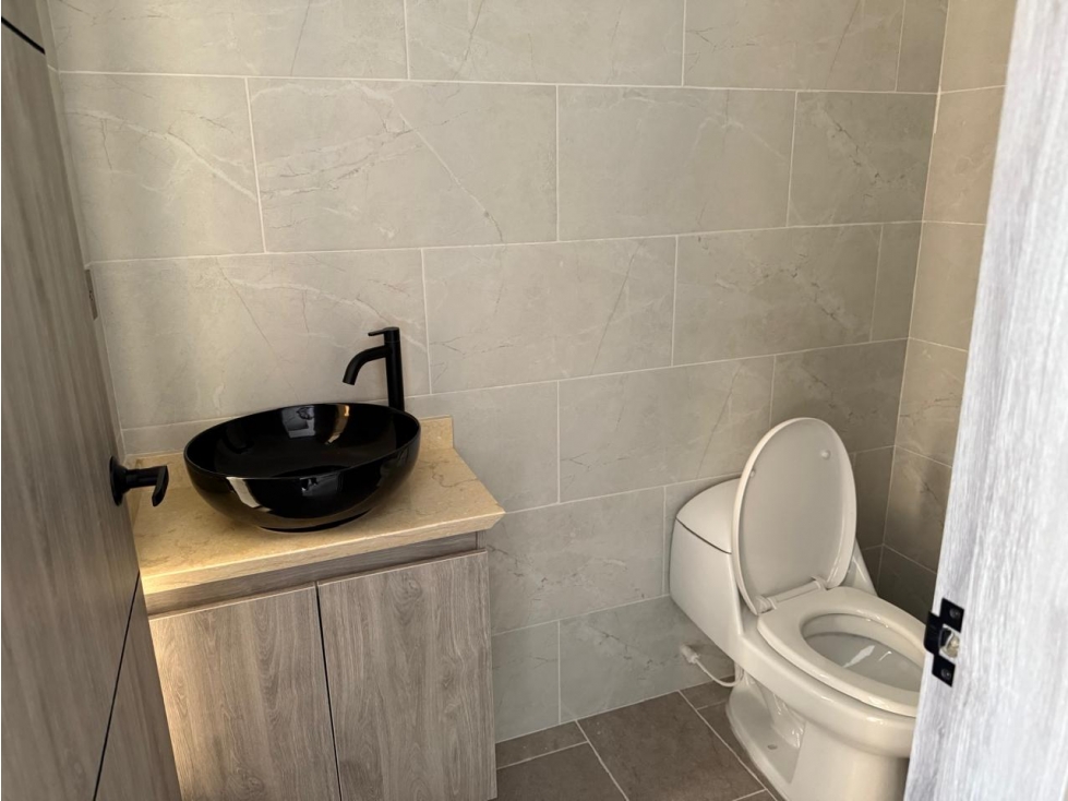SE VENDEN HERMOSAS CASA BARRIO CARIBABARE YOPAL-CASANARE — foto 5