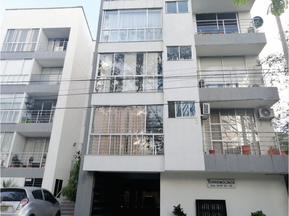 SE ARRIENDA MAGNÍFICO APARTAMENTO EN TORRE MOLINOS - 2