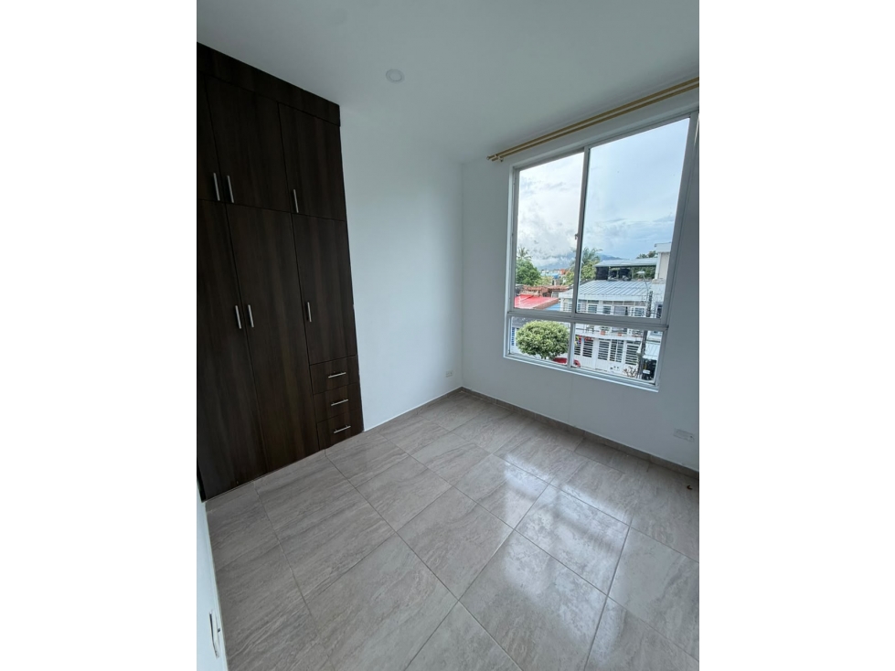 SE AARIENDA APARTAMENTO AMPLIO VILLAS DE SAN JUAN — foto 5