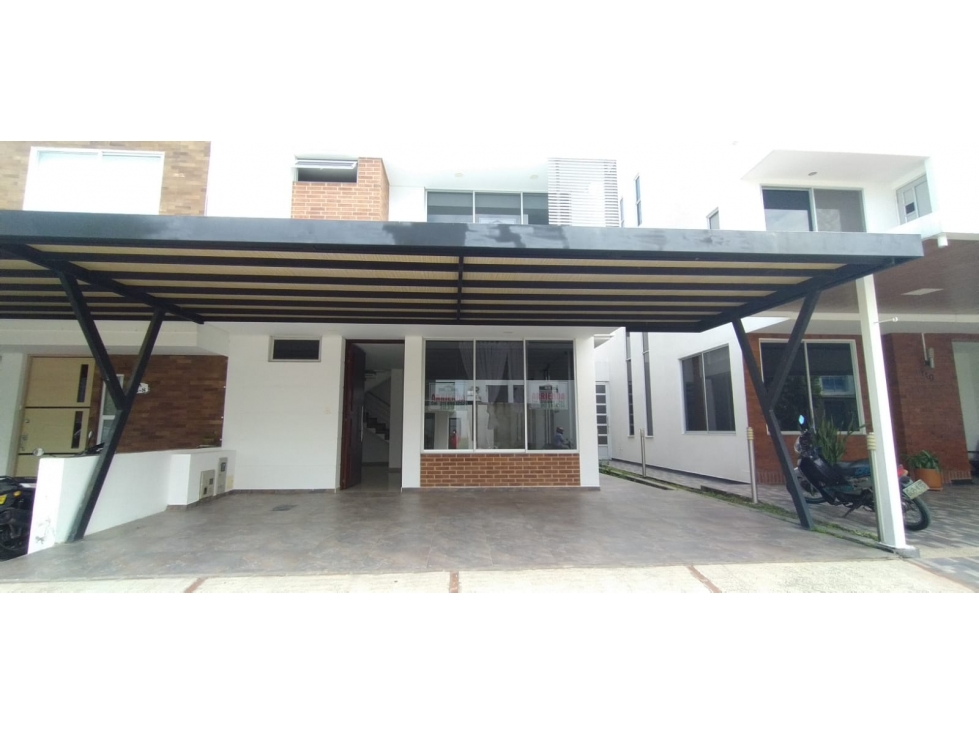 SE ARRIENDA ESPECTACULAR CASA UBICADA EN VALLE DE LOS GUARATAROS — foto 2