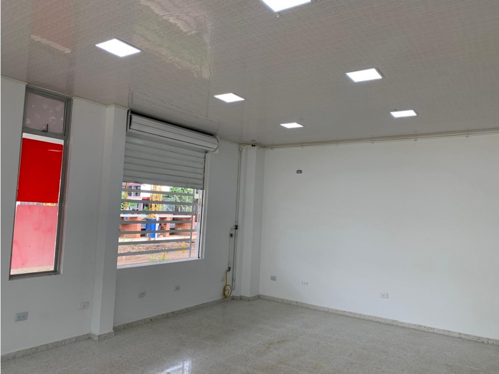 SE ARRIENDA LOCAL COMERCIAL BARRIO NOGAL - 4