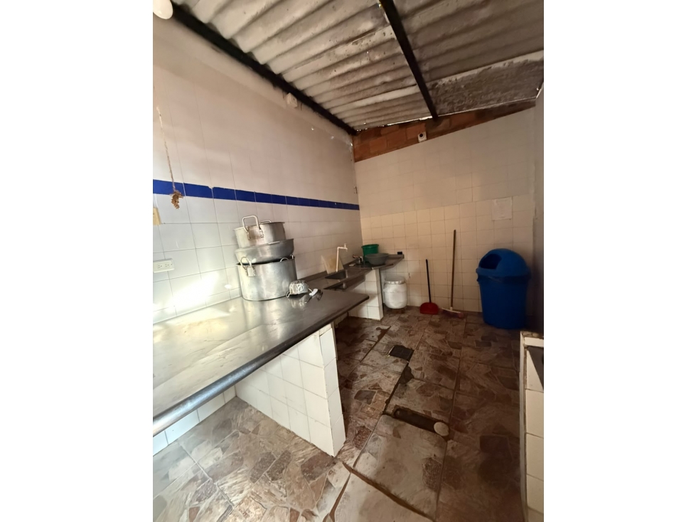 Exclusiva casa lote comercial, esquinero, frente al parque la Estancia — foto 5