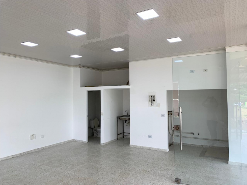 SE ARRIENDA LOCAL COMERCIAL BARRIO NOGAL - 3