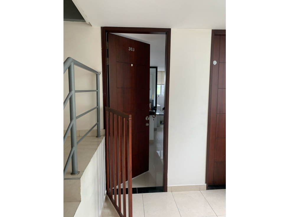 SE ARRIENDA APARTAESTUDIO AMOBLADO EDIFICIO TORREMOLINOS - 2