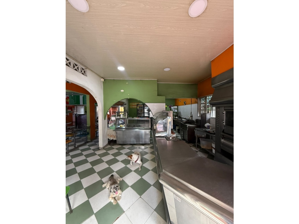 Exclusiva casa lote comercial, esquinero, frente al parque la Estancia — foto 6