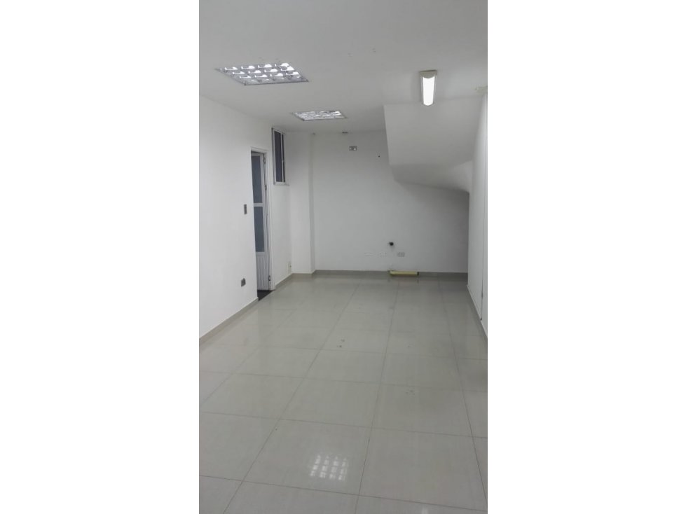 SE ARRIENDA OFICINA DIAGONAL A C.C EL HOBBO - 6