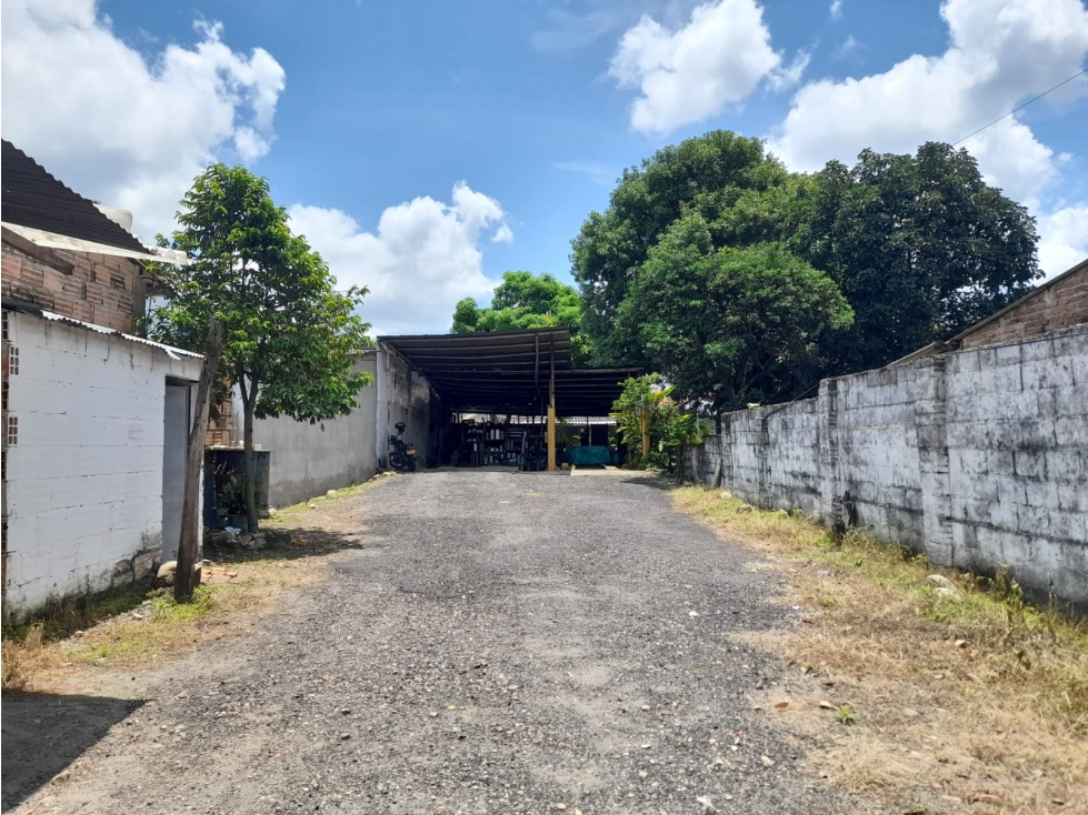 SE VENDE LOTE AMPLIO SOBRE LA CARRERA 23 EN YOPAL — foto 3