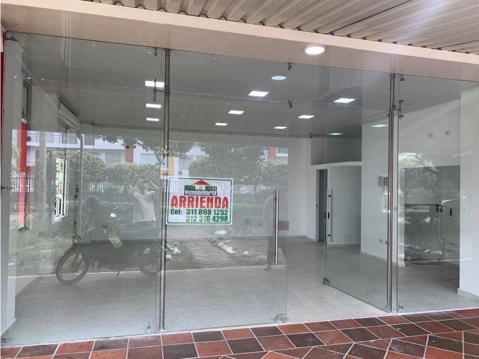 SE ARRIENDA LOCAL COMERCIAL BARRIO NOGAL - 2