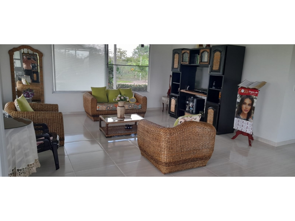 SE VENDE FINCA VIA MARGINAL DE LA SELVA-CERCA A LA CHAPARRERA - 4