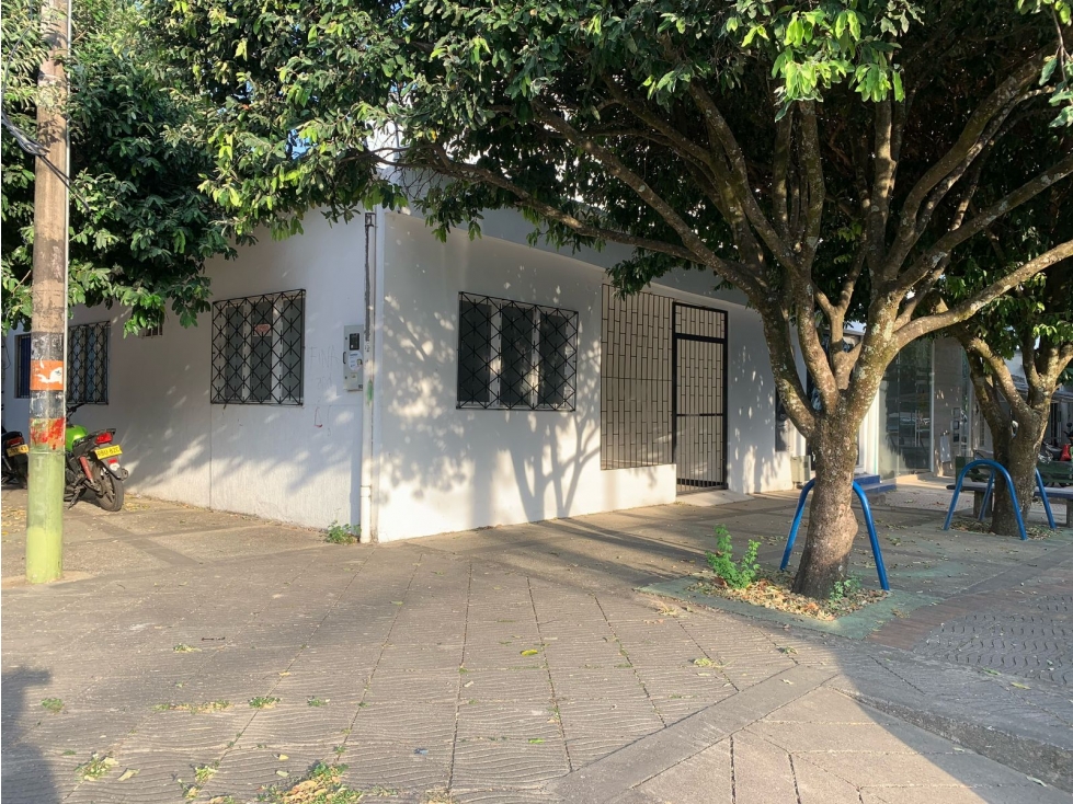 SE VENDE/ ARRIENDA CASA AMPLIA CON LOCAL ZONA CENTRO YOPAL