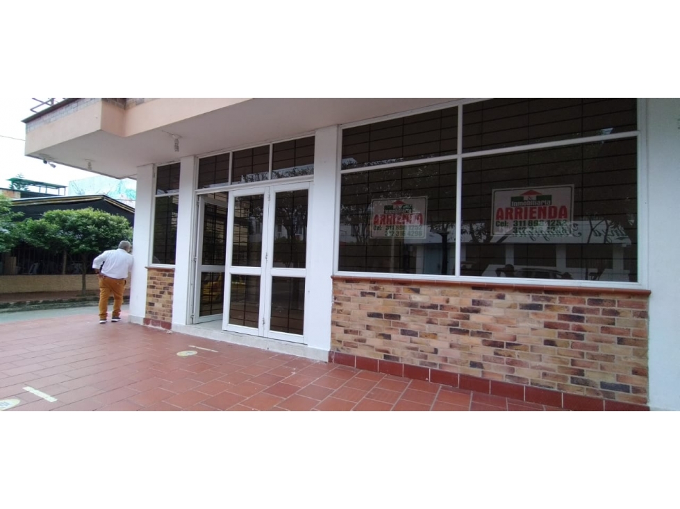 SE ARRIENDA LOCAL COMERCIAL SOBRE LA CALLE 30 - 3