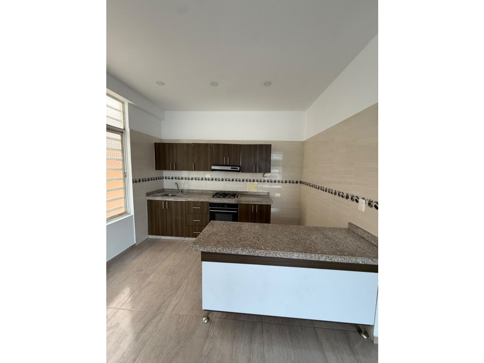 SE AARIENDA APARTAMENTO AMPLIO VILLAS DE SAN JUAN — foto 2