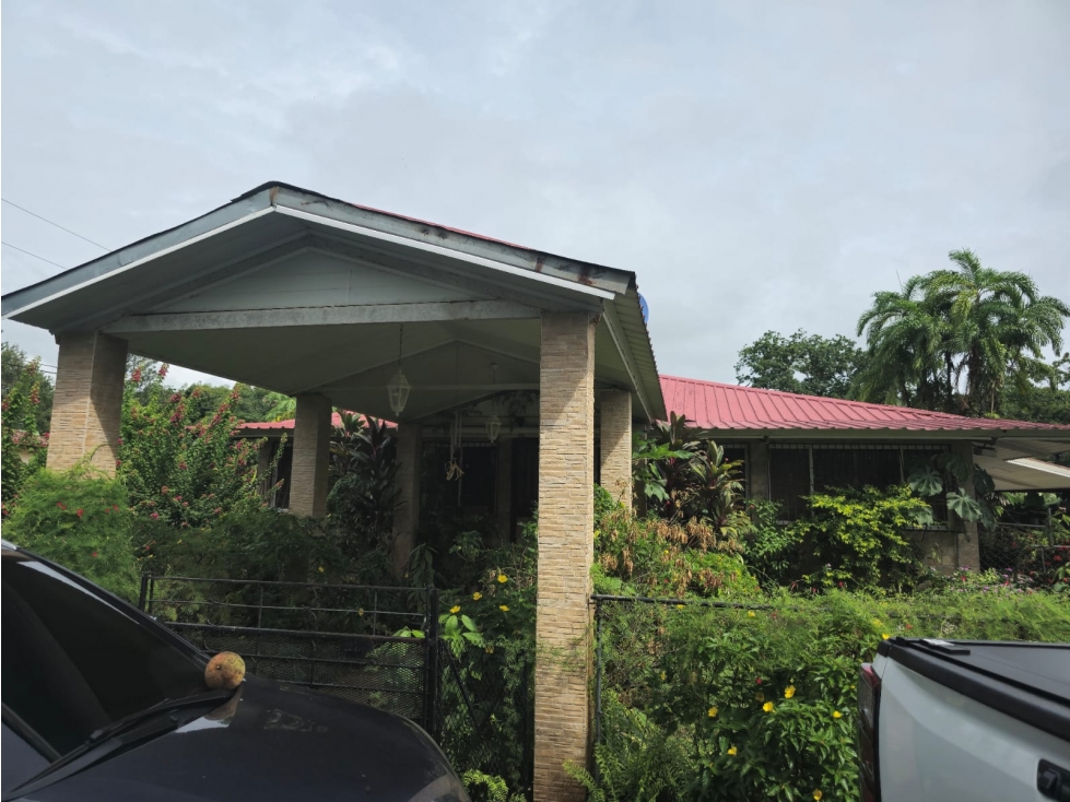 VENTA DE CASA CON FINCA EN CAMPANA