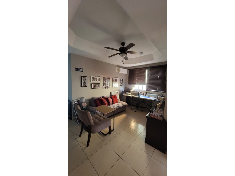 VENTA DE CASA EN CONDADO DEL REY, CRYSTAL SPRINGS — foto 2
