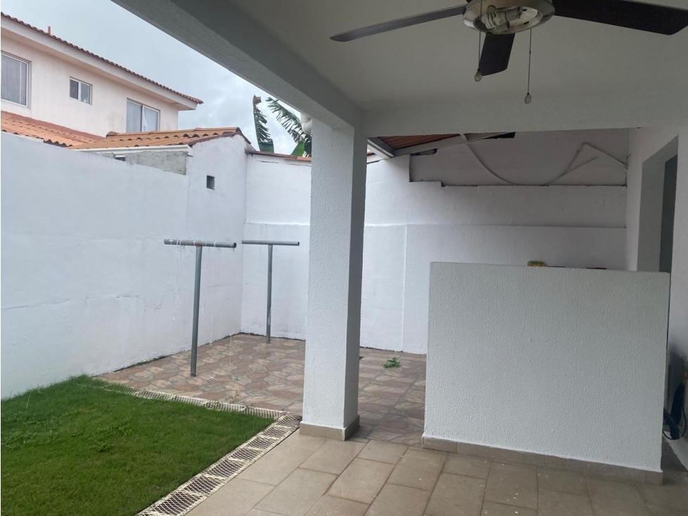 VENTA / ALQUILER DE CASA EN CHORRERA -MONTELIMAR - 5