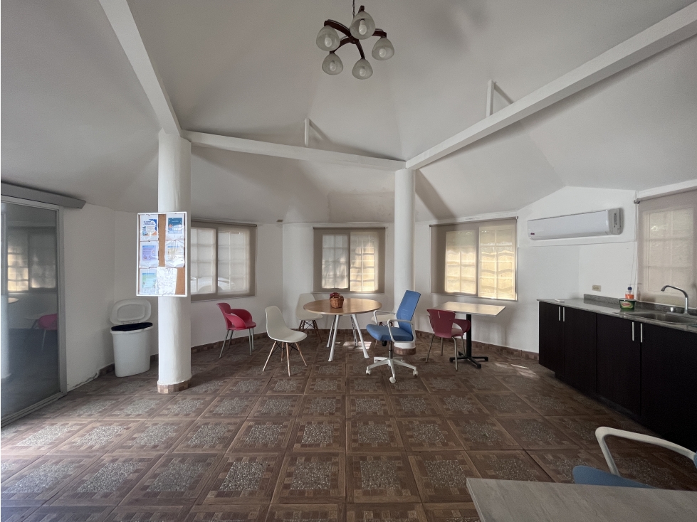 EN VENTA EDIFICIO DE OFICINAS CON GAZEBO EN LA BOCA, ANCON (CP)
