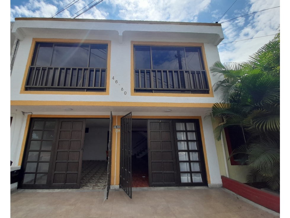EN VENTA CASA GRANDE CON APTO. EN SANTA ANA PALMIRA