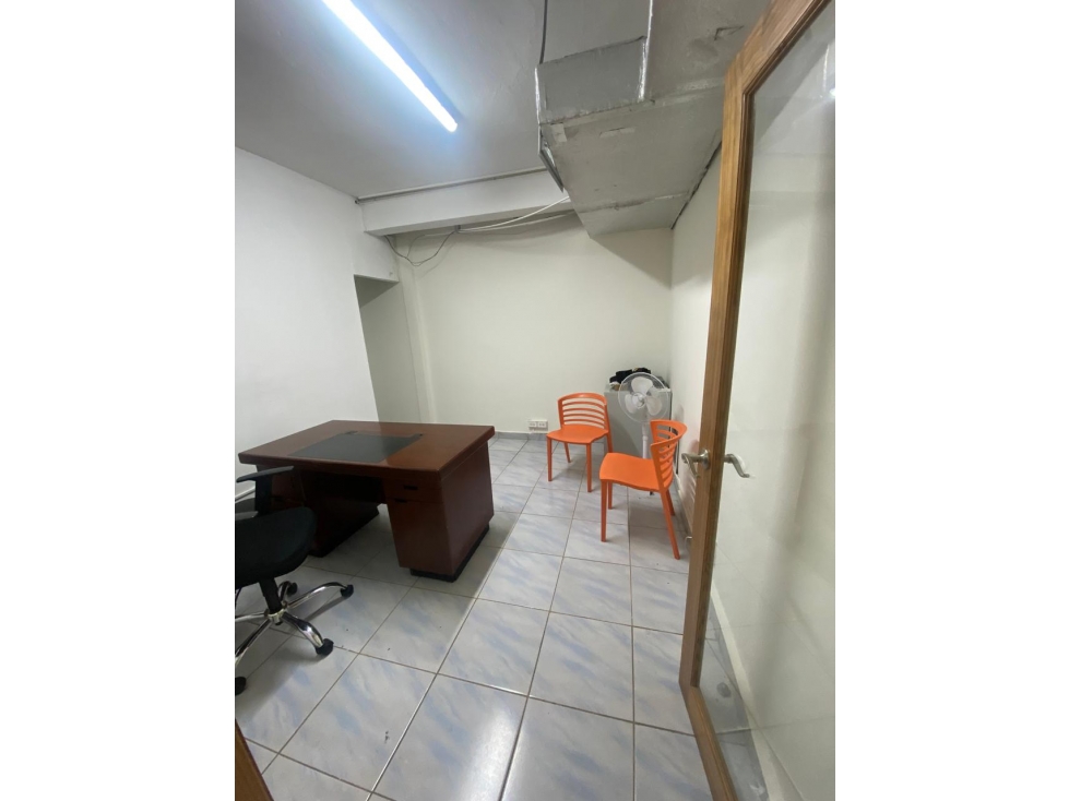 Alquiler de Local Comercial en Edificio Clarissa, El Carmen - 3