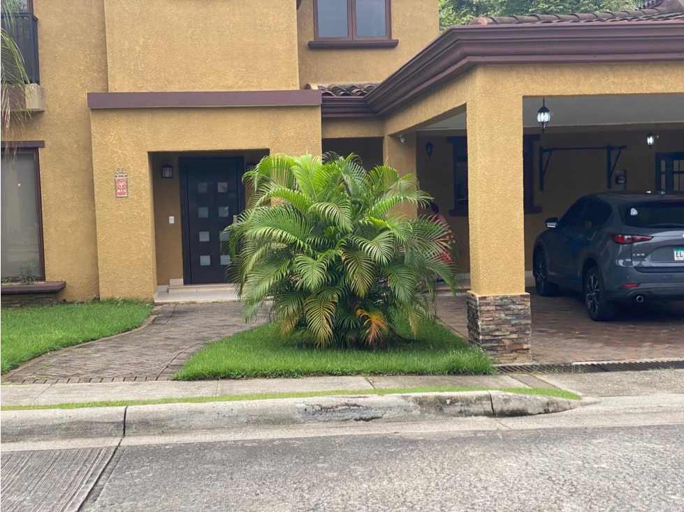 Venta de casa en Embassy Club, Clayton - 3