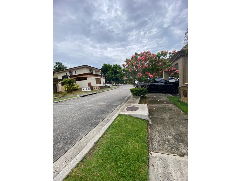 Venta de casa en Embassy Club, Clayton - 4